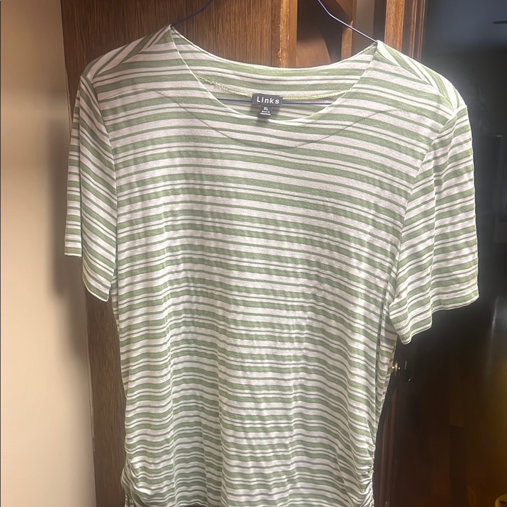 XL Link Green and White Short Sleeve Tee